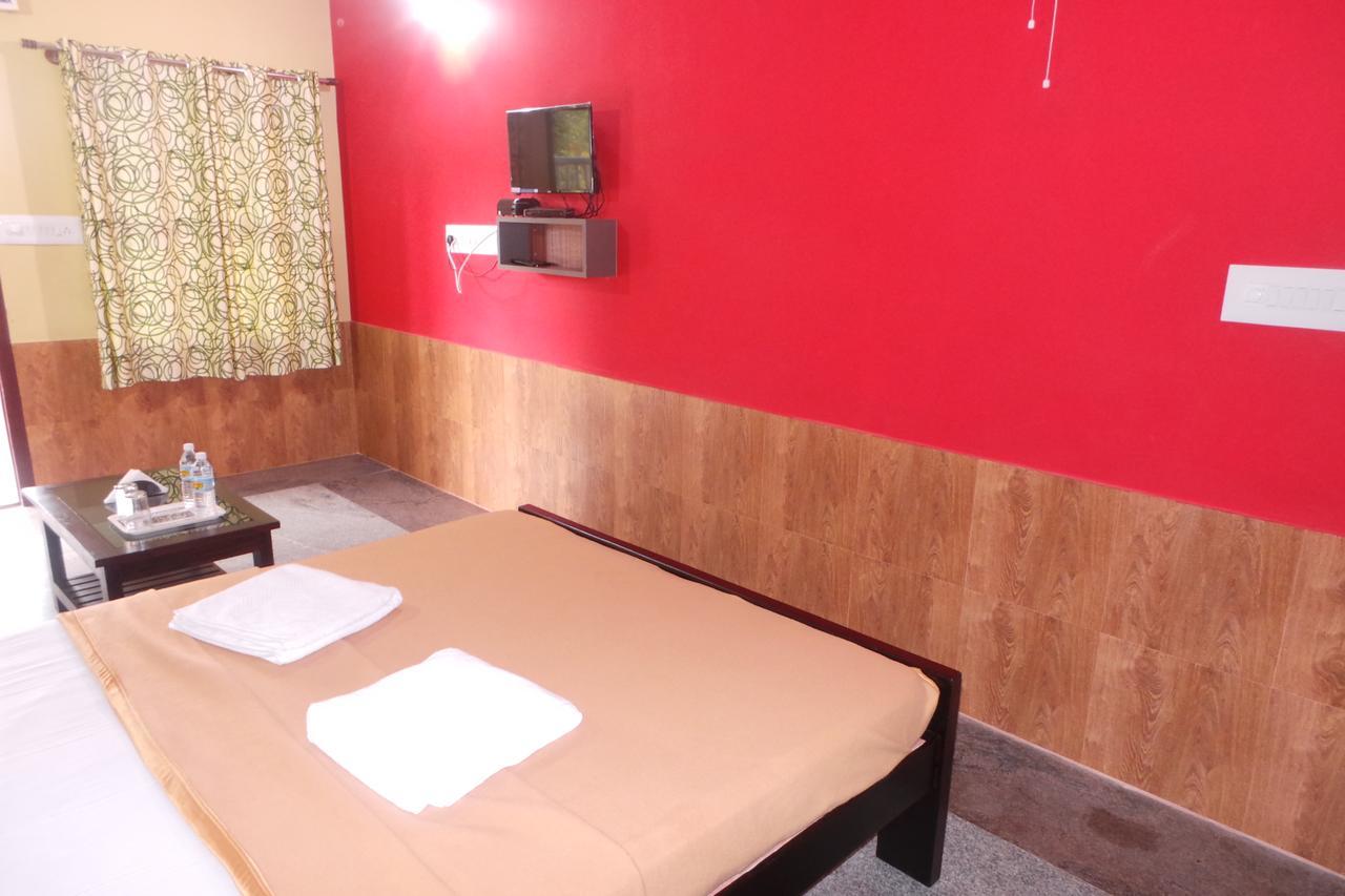 Iroomz Sri Vinayaka Comfort Virajpet Luaran gambar