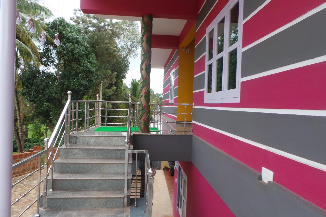 Iroomz Sri Vinayaka Comfort Virajpet Luaran gambar