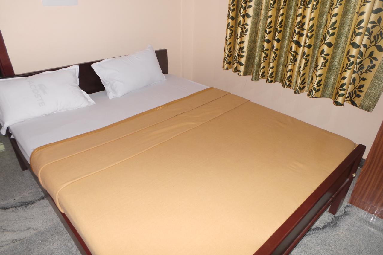 Iroomz Sri Vinayaka Comfort Virajpet Luaran gambar