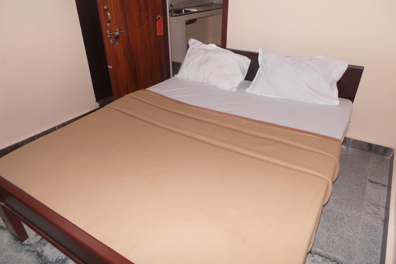 Iroomz Sri Vinayaka Comfort Virajpet Luaran gambar