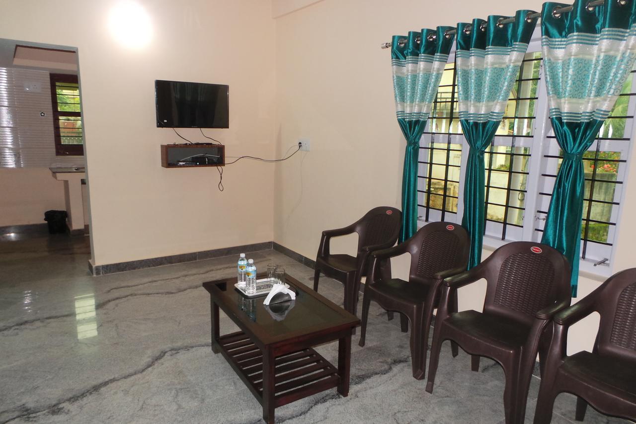 Iroomz Sri Vinayaka Comfort Virajpet Luaran gambar