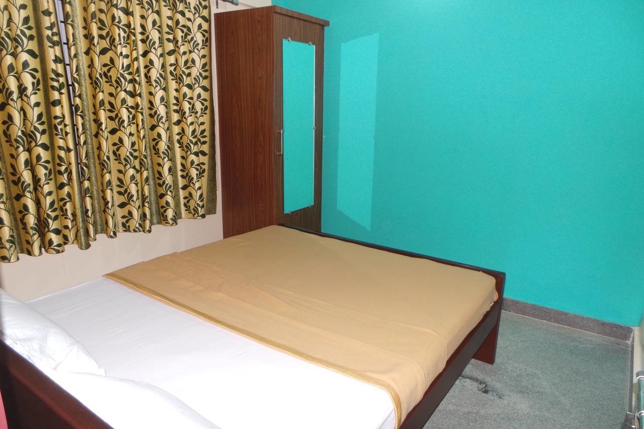 Iroomz Sri Vinayaka Comfort Virajpet Luaran gambar