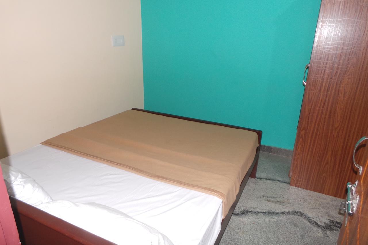 Iroomz Sri Vinayaka Comfort Virajpet Luaran gambar