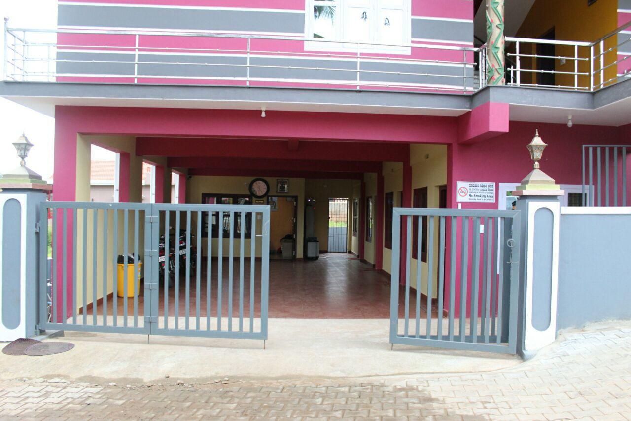 Iroomz Sri Vinayaka Comfort Virajpet Luaran gambar