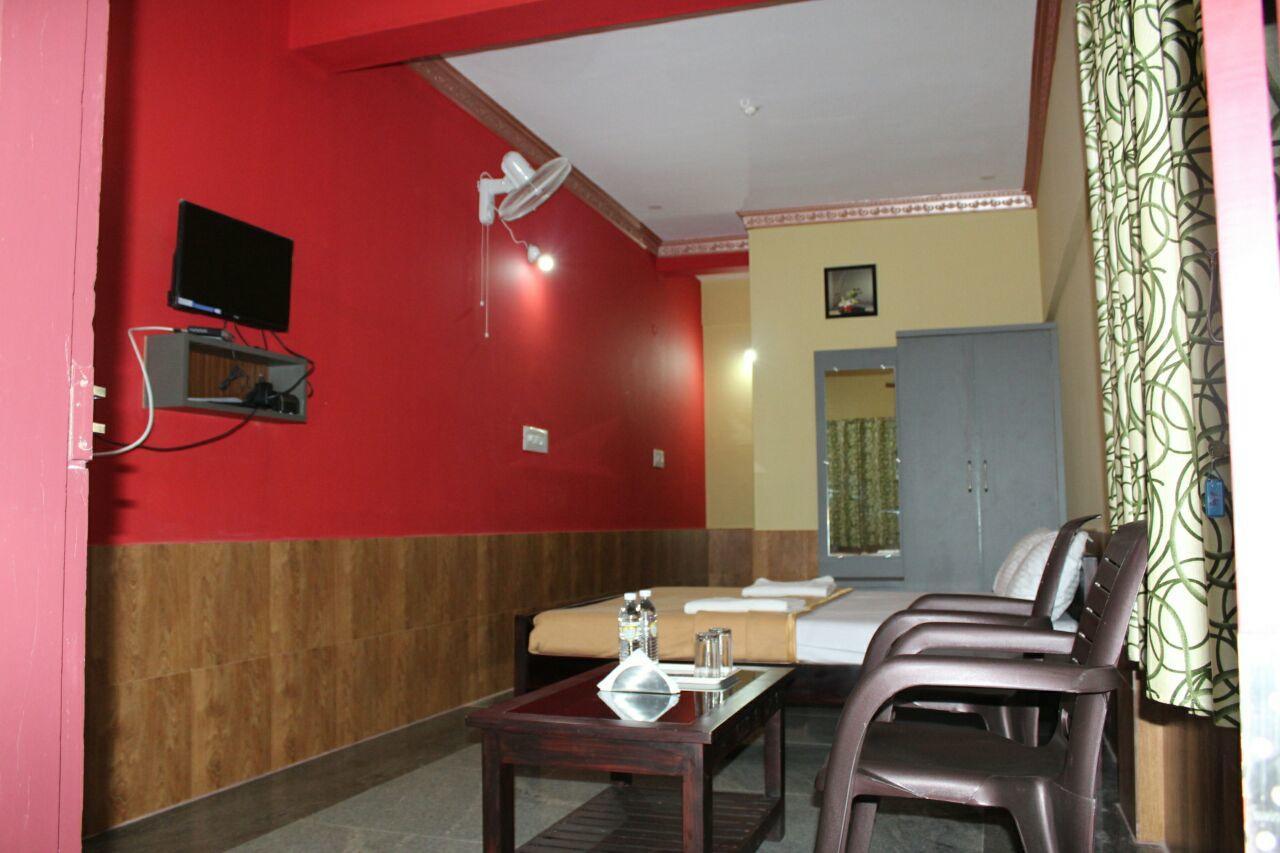 Iroomz Sri Vinayaka Comfort Virajpet Luaran gambar